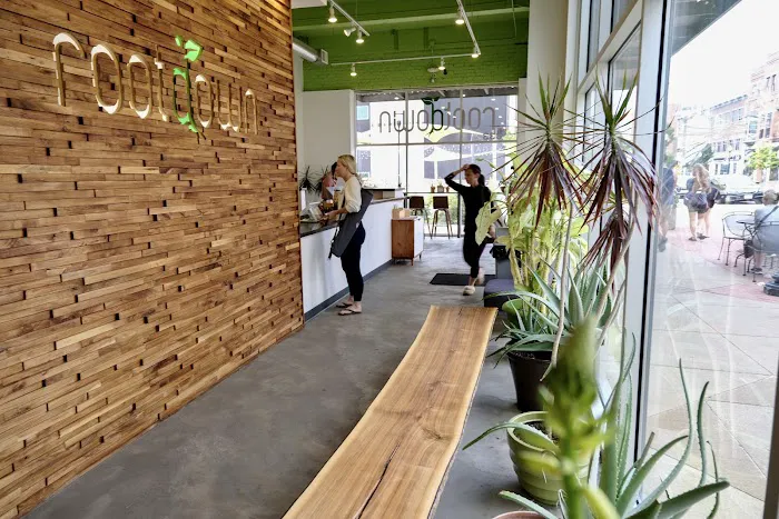 Rootdown Yoga·Juice·Greens Picture 3