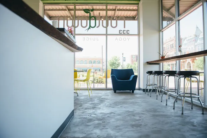 Rootdown Yoga·Juice·Greens Picture 9