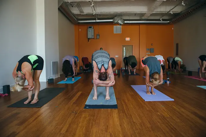 Rootdown Yoga·Juice·Greens Picture 8