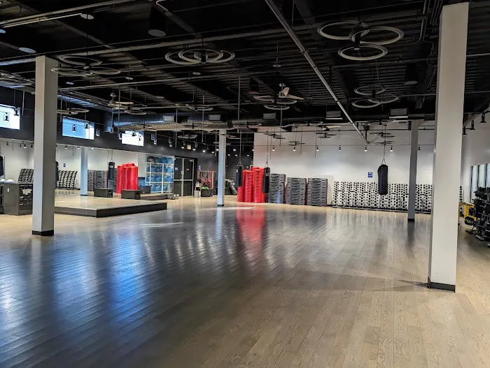 West Loop Athletic Club Picture 7