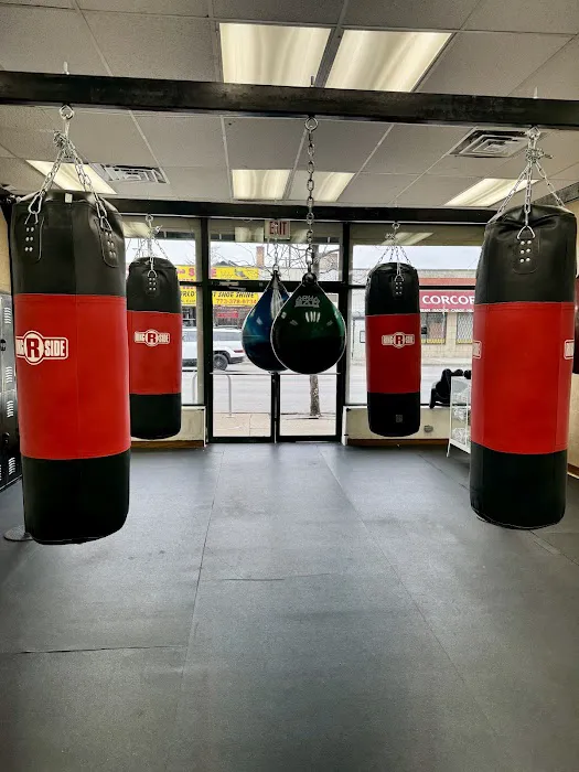 OUT WEST BOXING Picture 3