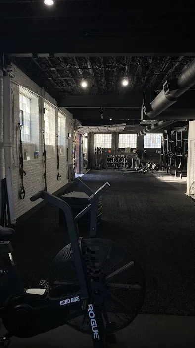 The Garage Chicago Gym - Group Training Picture 2