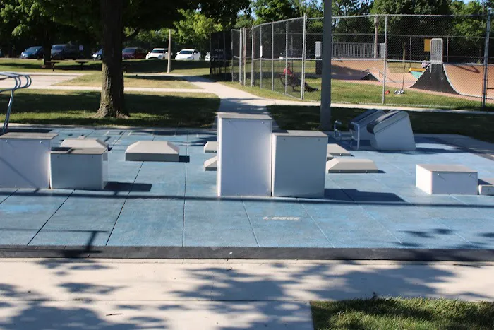 Fitness Park / Calisthenics Equipment Picture 8