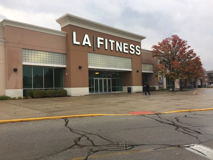 LA Fitness Picture 1