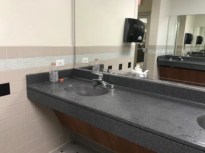 LA Fitness Picture 9