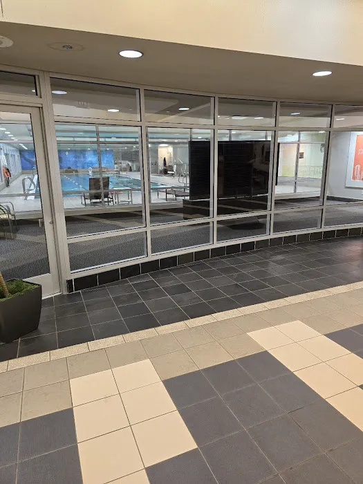 LA Fitness Picture 9