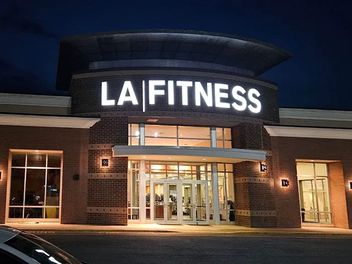 LA Fitness Picture 8