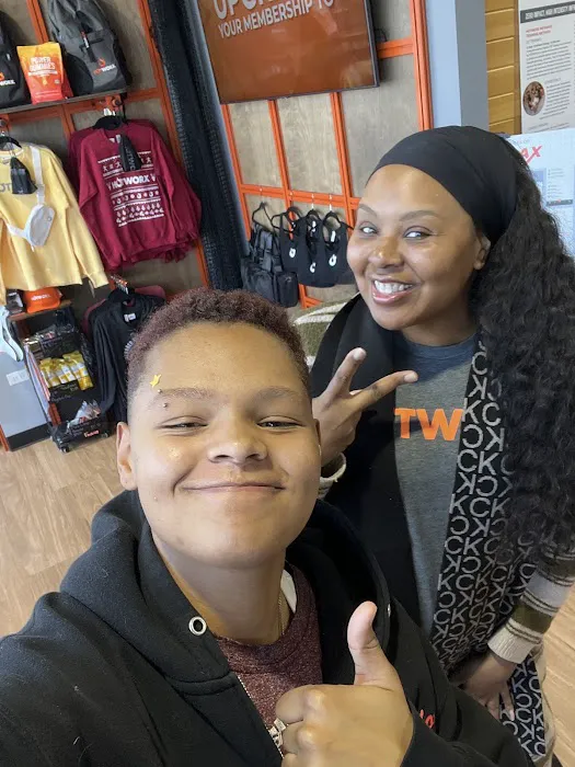 HOTWORX- Bolingbrook, IL Picture 7