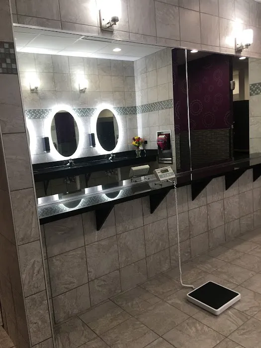 Planet Fitness Picture 10