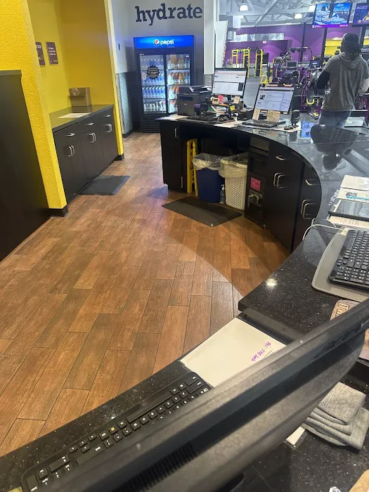 Planet Fitness Picture 9