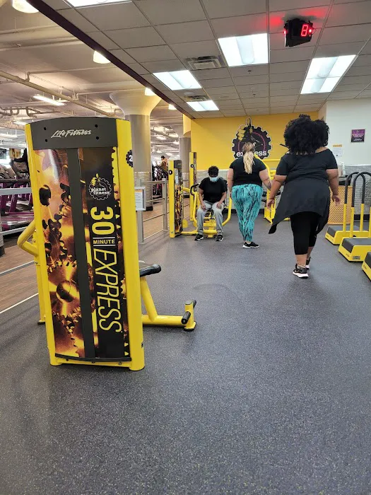 Planet Fitness Picture 8