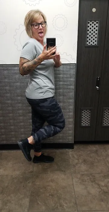 Planet Fitness Picture 6