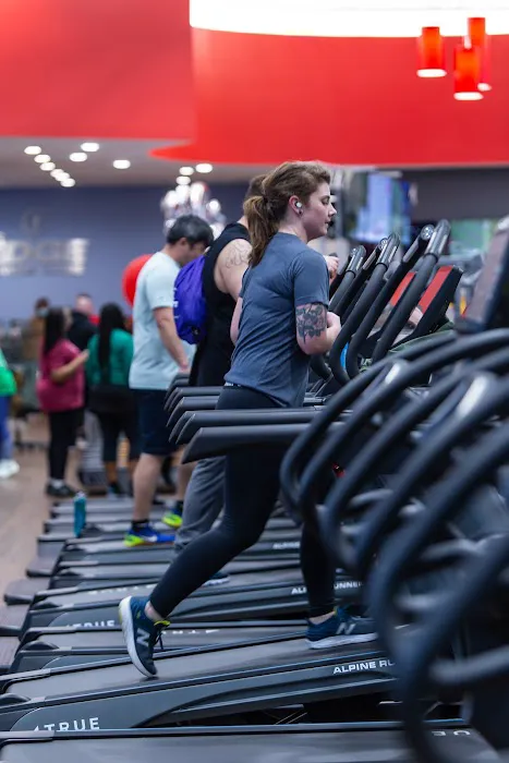 The Edge Fitness Clubs Picture 10