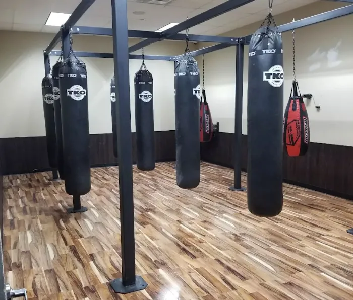 Gold's Gym Detroit Picture 9