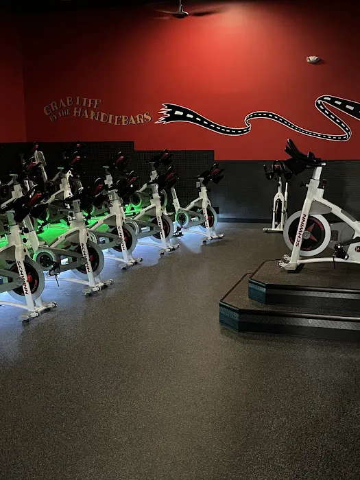 Crunch Fitness - Warren Picture 2