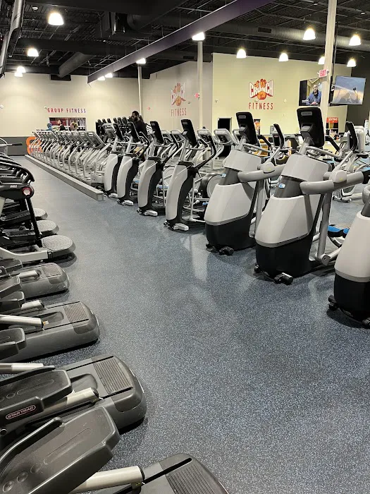 Crunch Fitness - Warren Picture 9