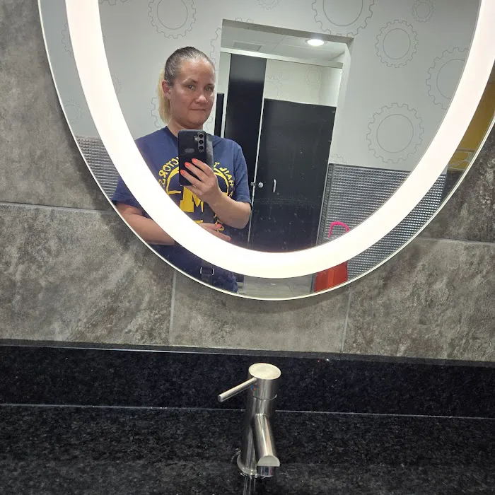 Planet Fitness Picture 4