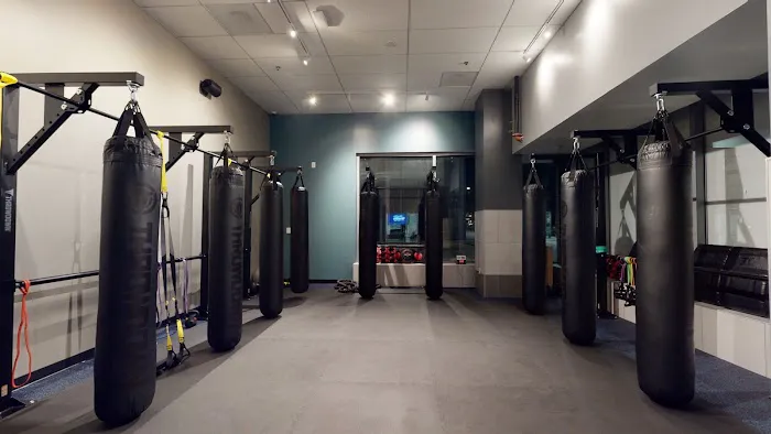 Onelife Fitness - Fort Totten Picture 3