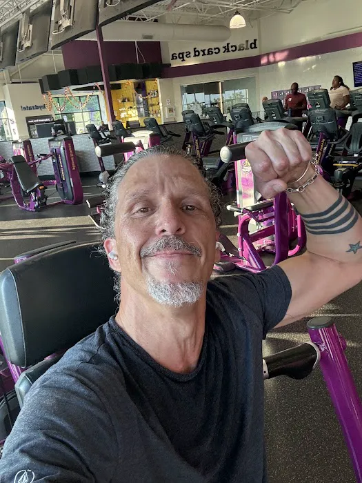 Planet Fitness Picture 10