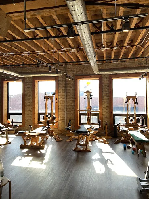 Chicago Center-Body Movement Picture 6