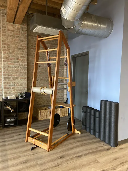 Chicago Center-Body Movement Picture 8