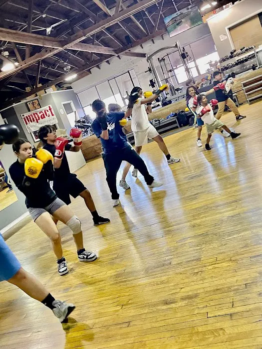 Oakley Fight Club & Fitness Picture 3