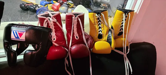 Oakley Fight Club & Fitness Picture 4