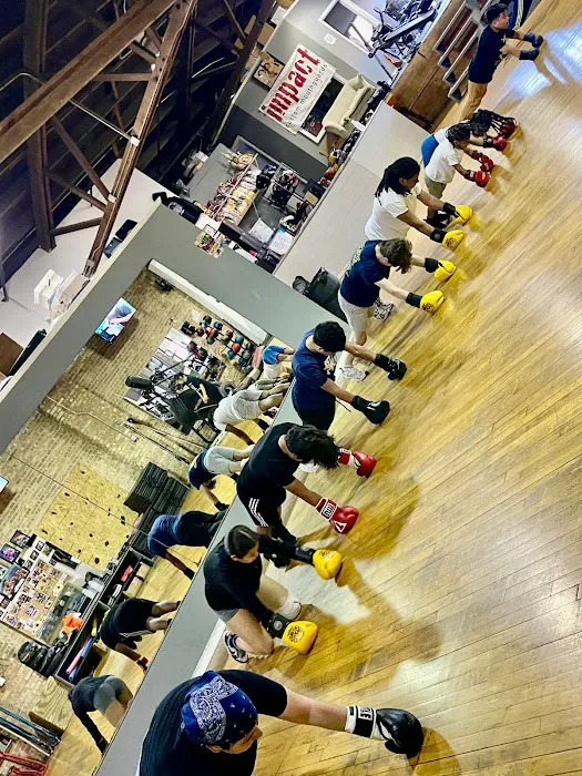 Oakley Fight Club & Fitness Picture 6