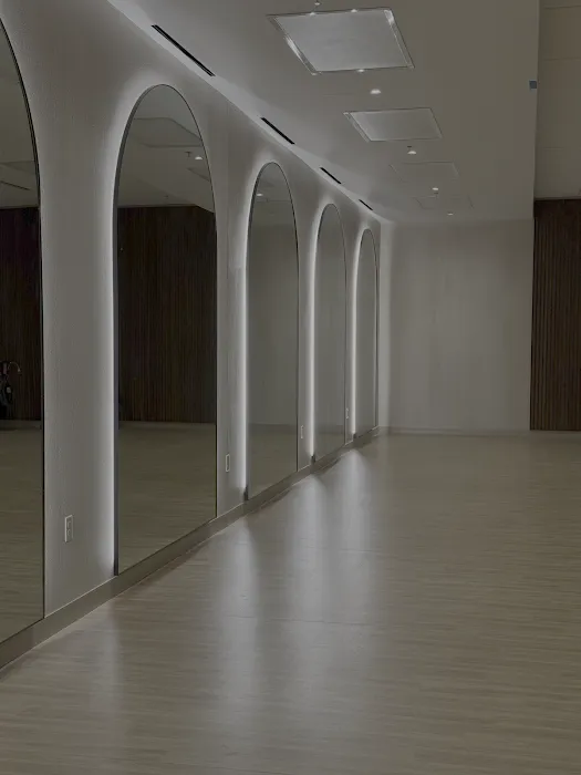 Studio Three West Loop Picture 3