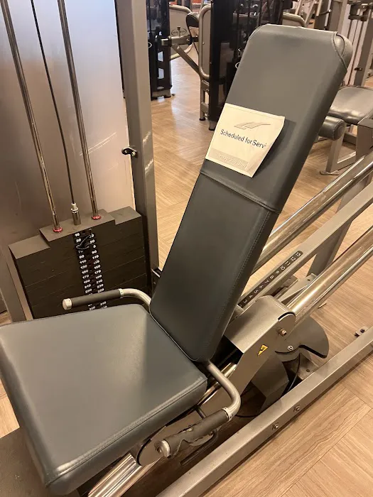 LA Fitness Picture 9