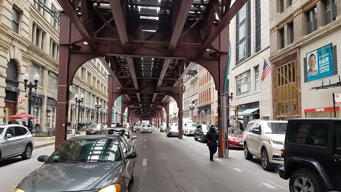 TRAIN MOMENT (West Loop) Picture 2