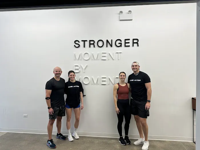 TRAIN MOMENT (West Loop) Picture 9