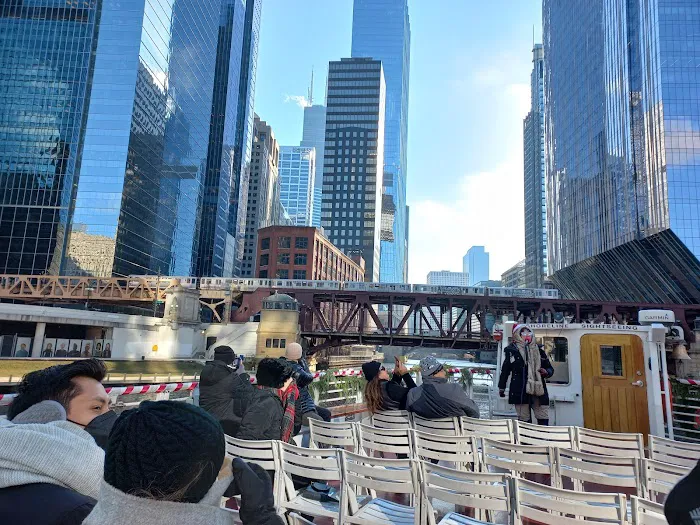 150 N Wacker Drive Building Picture 5