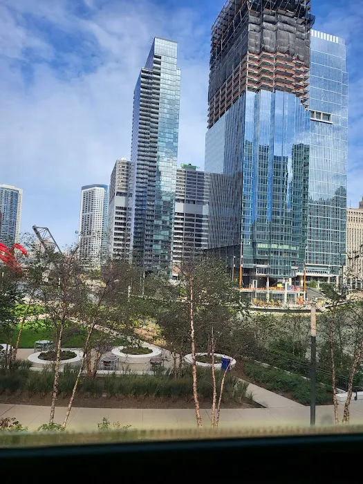 150 N Wacker Drive Building Picture 9