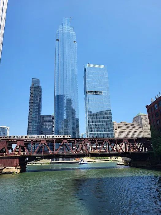 150 N Wacker Drive Building Picture 6