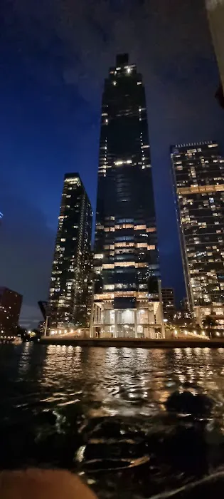 150 N Wacker Drive Building Picture 10