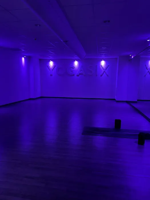 YogaSix Oak Park Picture 2