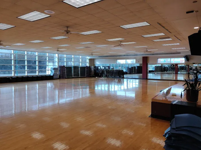 Endeavor Health Fitness & Wellness Center – Seven Bridges Picture 4