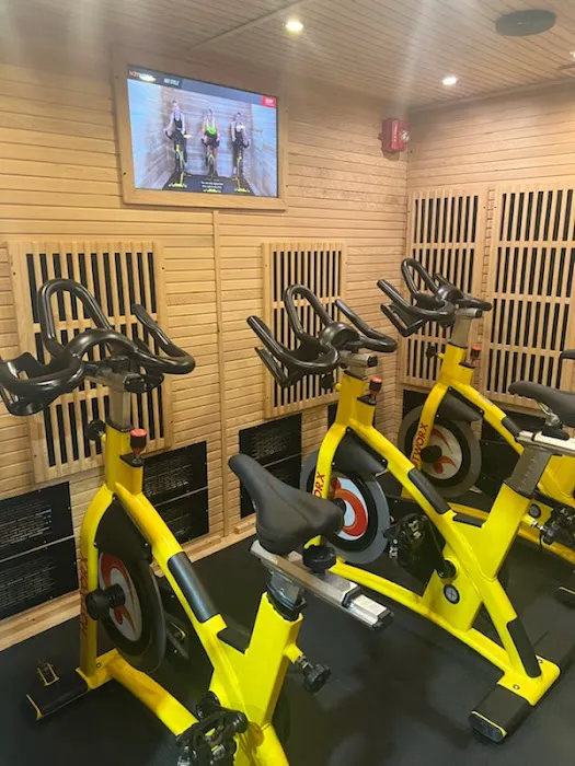 HOTWORX - Naperville, IL - 75th St Picture 2