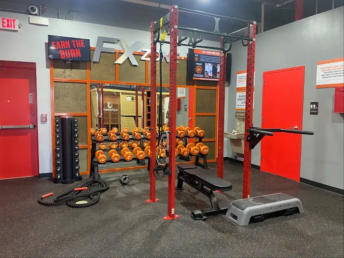 HOTWORX - Naperville, IL - 75th St Picture 6