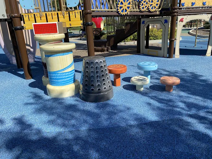 Fitness Court at Frontier Sports Complex Picture 9