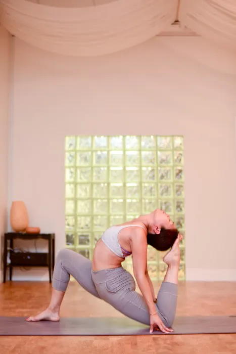 Big Shoulders Yoga Picture 7