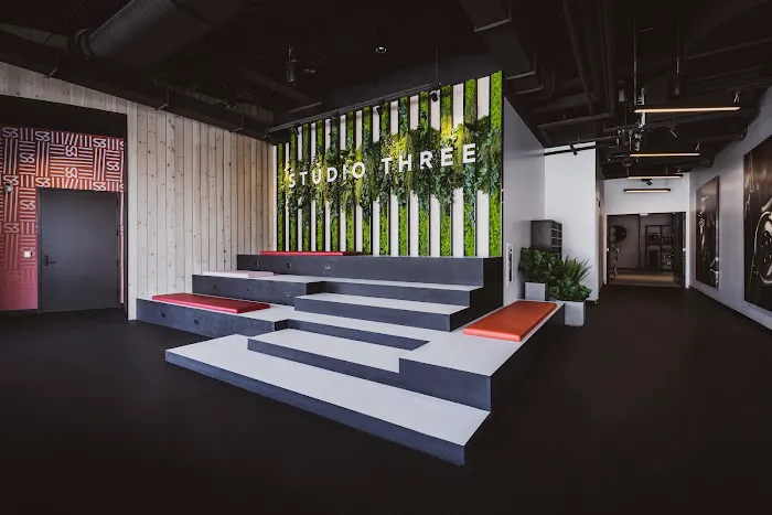 Studio Three Fulton Market Picture 3