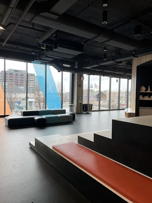 Studio Three Fulton Market Picture 6