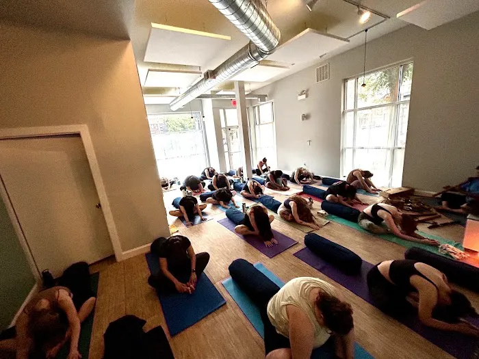 Just Flow: Yoga Meditation Fitness Picture 4