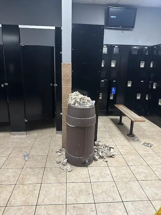 LA Fitness Picture 7