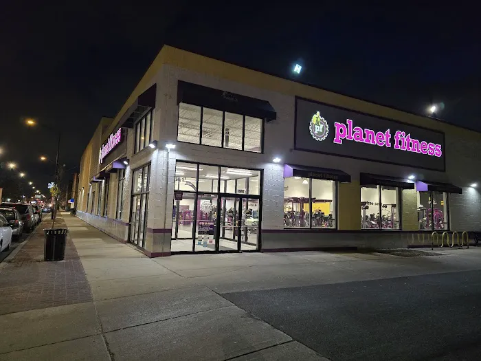 Planet Fitness Picture 6