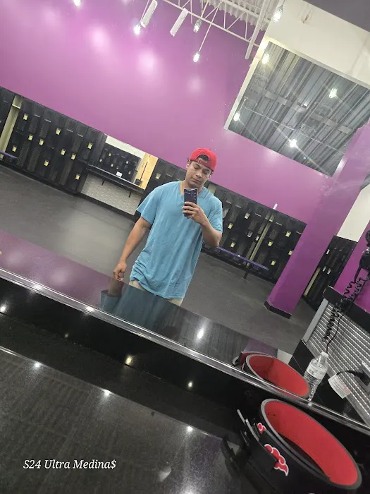 Planet Fitness Picture 7