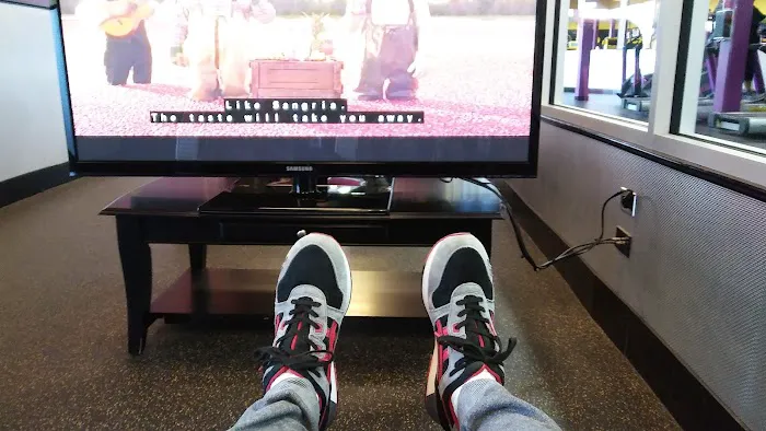 Planet Fitness Picture 8