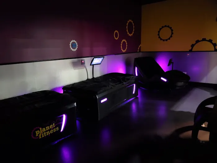 Planet Fitness Picture 10